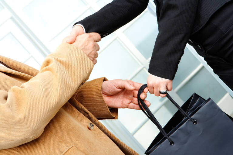 Best Practices to Strengthen Your Company’s Gift & Entertainment Policies